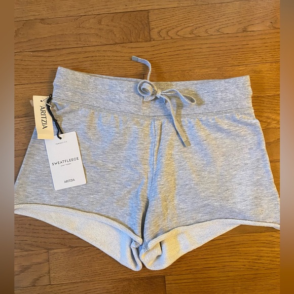 NWT aritzia sweat shorts - Picture 5 of 5
